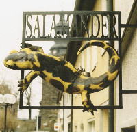 Salamander-Schuhgeschäft in Bad Berka, Stahl, Kupferblech getrieben, Acryl