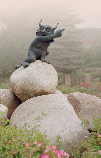 Thalix, Wegweiser zum Hexentanzplatz in Thale, Bronze, 2003