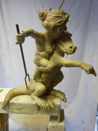 Hexe auf Drache, Tonmodell für Bronzeguss, 70cm