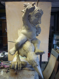 Teufel auf Rabe, Tonmodell für Bronzeguss, 70cm